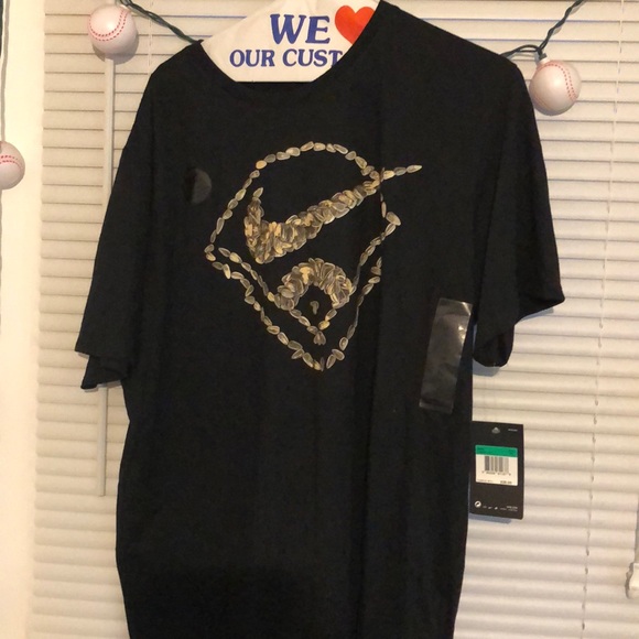 Other - NWT men’s nike shirt